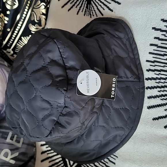 Reversible bucket hat - Picture 4 of 5